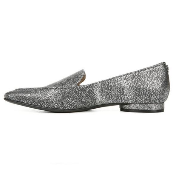 Naturalizer Haines Silver Flats Loafers Size 6.5M NWOB - Picture 5 of 14